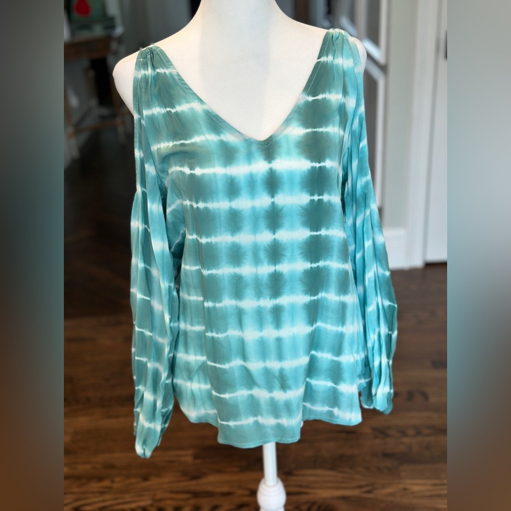 NWT LoveStitch VICI blue tie dye cold shoulder top